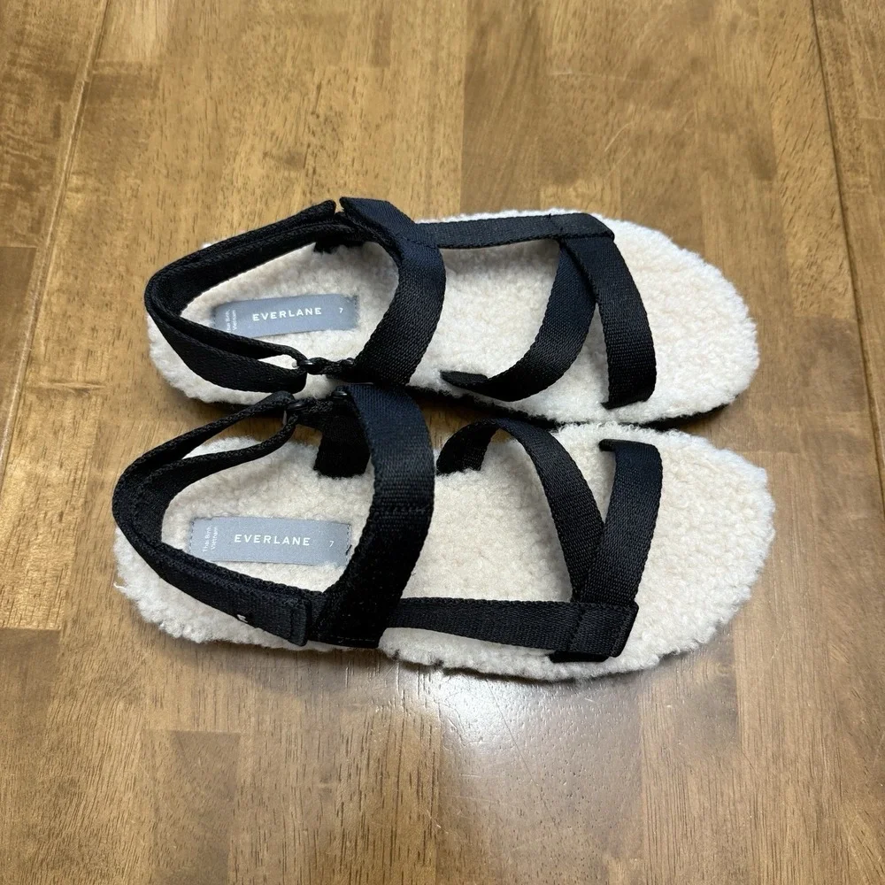 NIB Everlane Teddy sport sandal women's 7 faux fur lined black strappy cozy warm